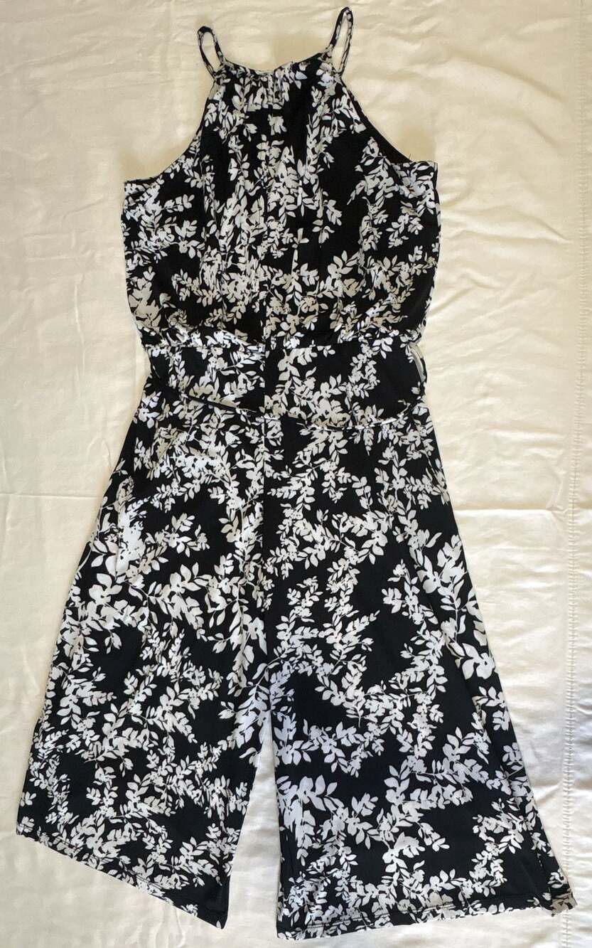 London Times Black White Floral Tie Waist Wide Leg Crop Jumpsuit - Picture 4 of 6